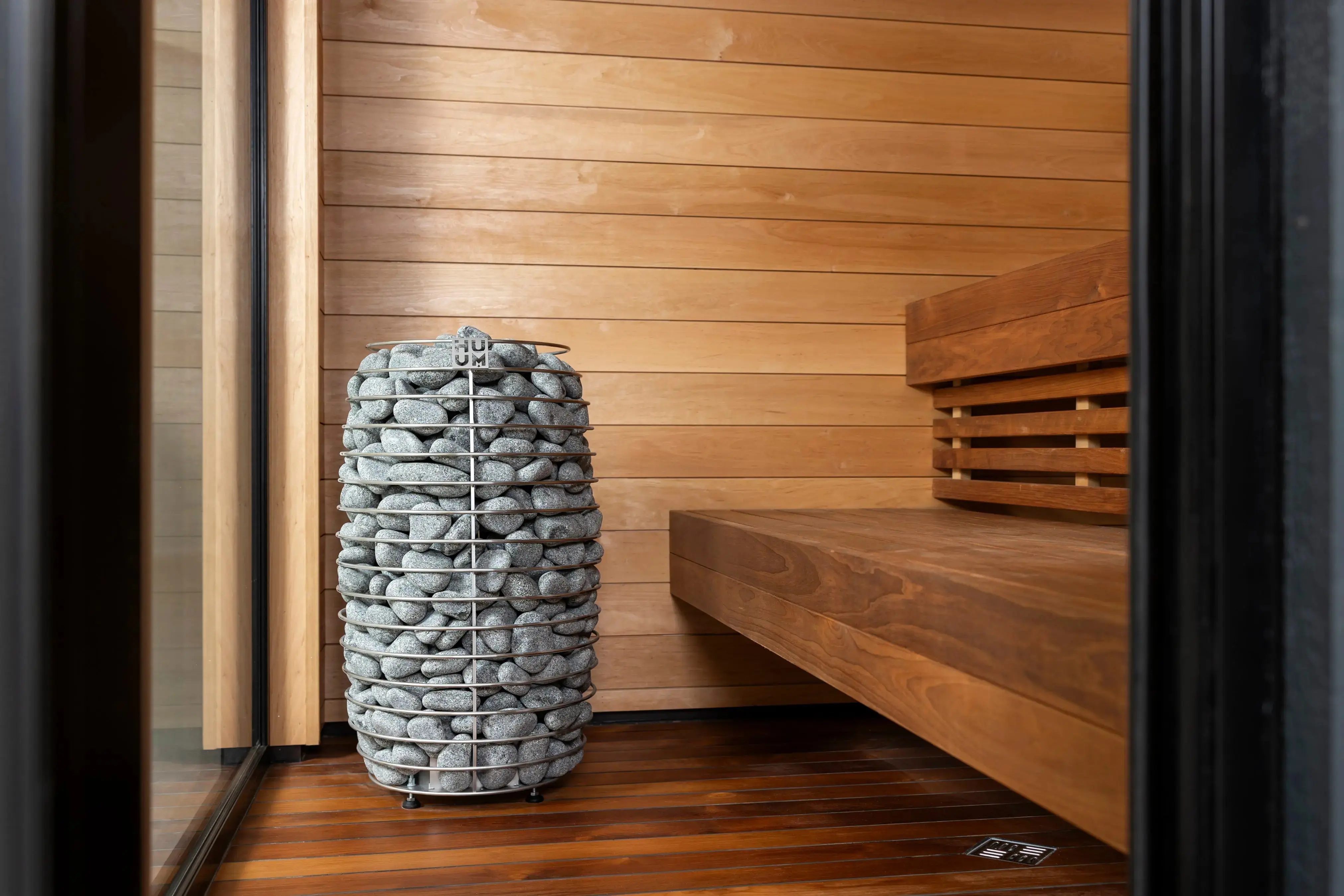 Kuutio XL w/ change room - Luxury Modern Sauna - Image 4